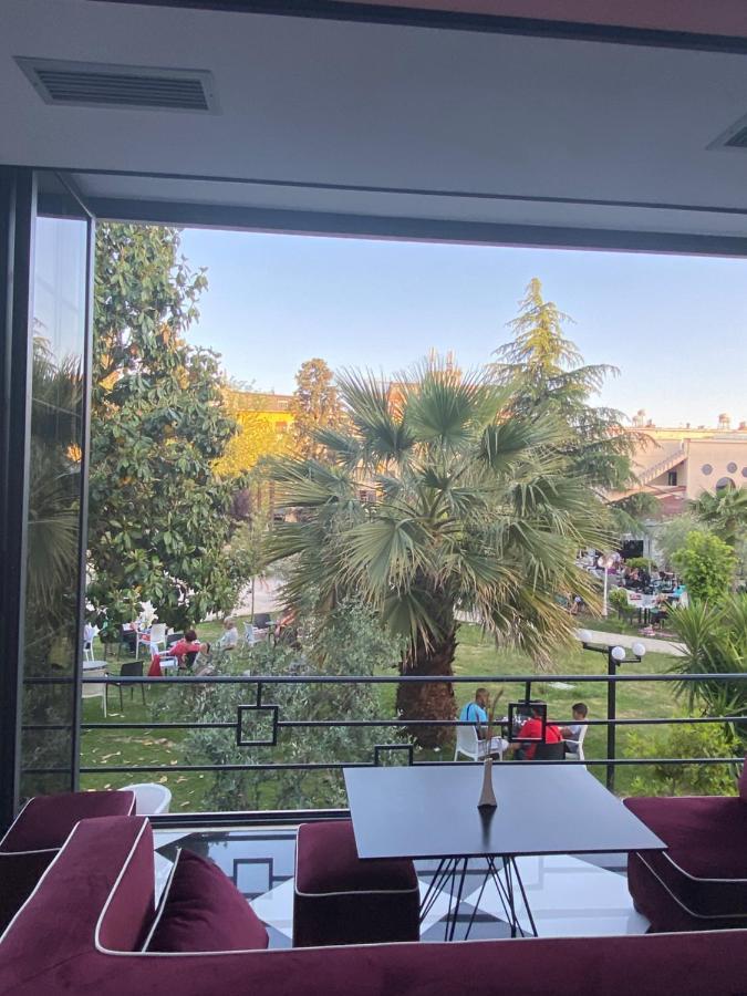 Garden Boutique Hotel Elbasan Exteriör bild