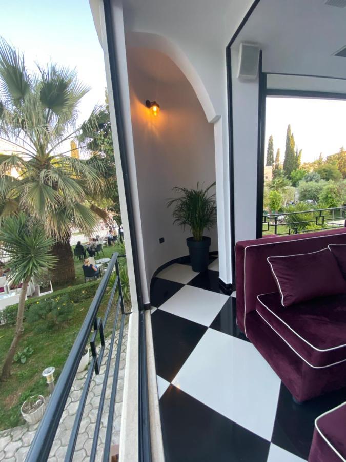 Garden Boutique Hotel Elbasan Exteriör bild