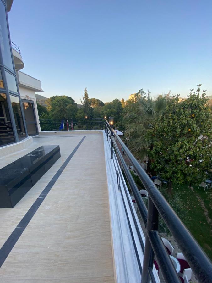 Garden Boutique Hotel Elbasan Exteriör bild