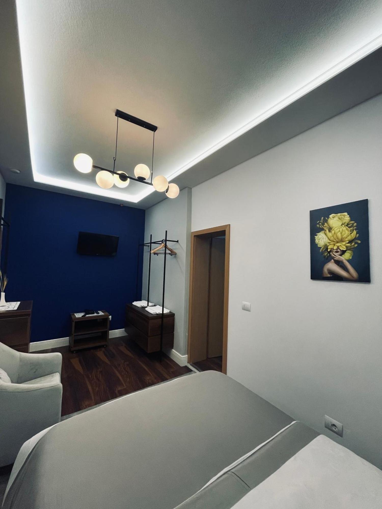 Garden Boutique Hotel Elbasan Exteriör bild
