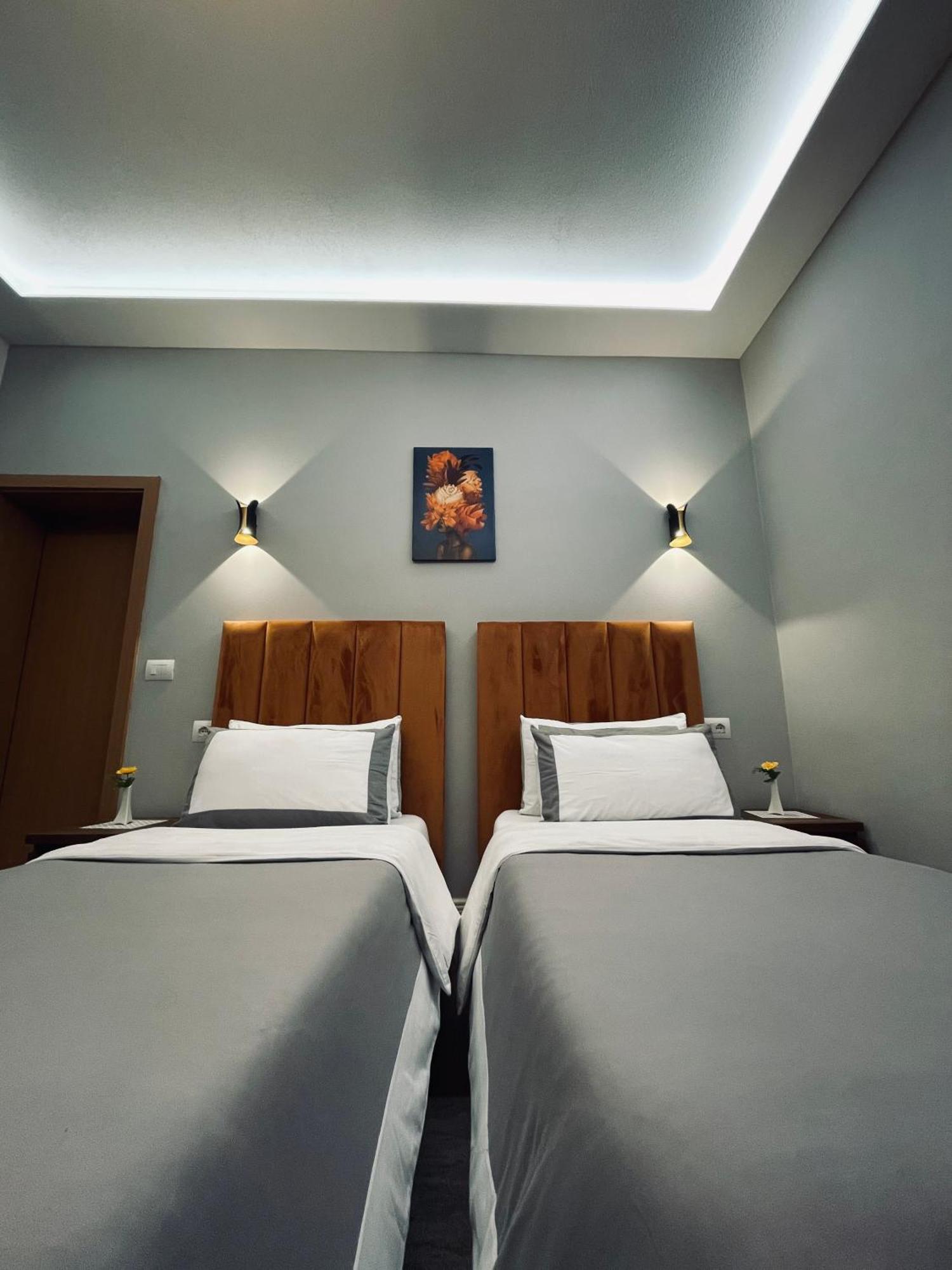 Garden Boutique Hotel Elbasan Exteriör bild