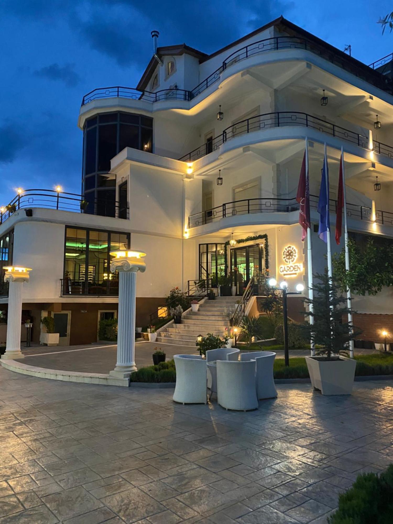Garden Boutique Hotel Elbasan Exteriör bild