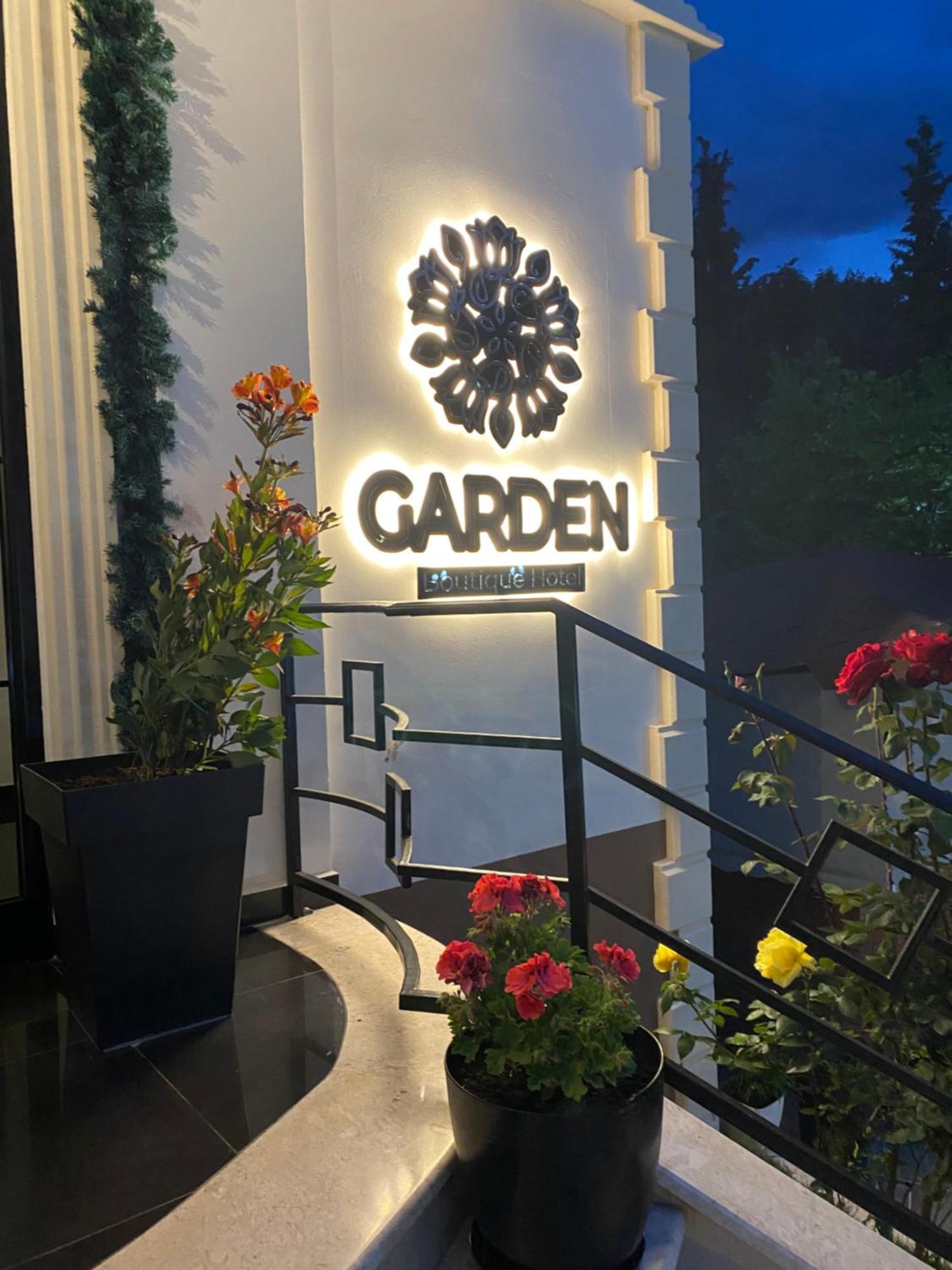 Garden Boutique Hotel Elbasan Exteriör bild